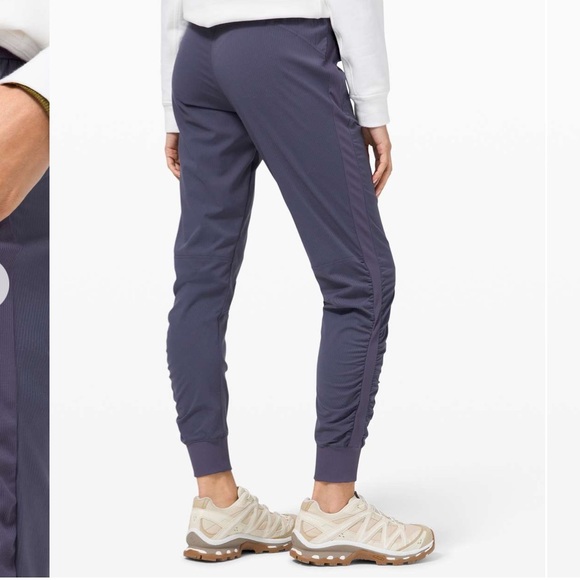 Lululemon Beyond the Studio Jogger
Cadet Blue 4 - Picture 3 of 9